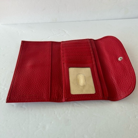 Dooney & Bourke NWOT Cambridge Red Pebble Leather Continental Wallet - Picture 4 of 6
